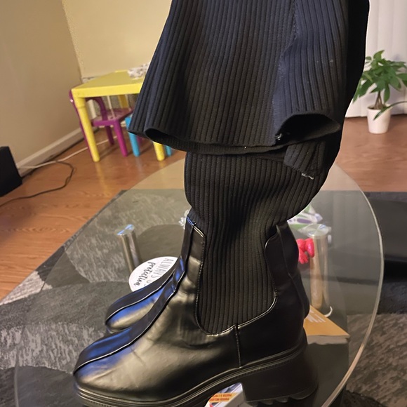 Fashion Nova Boots - Picture 2 of 3